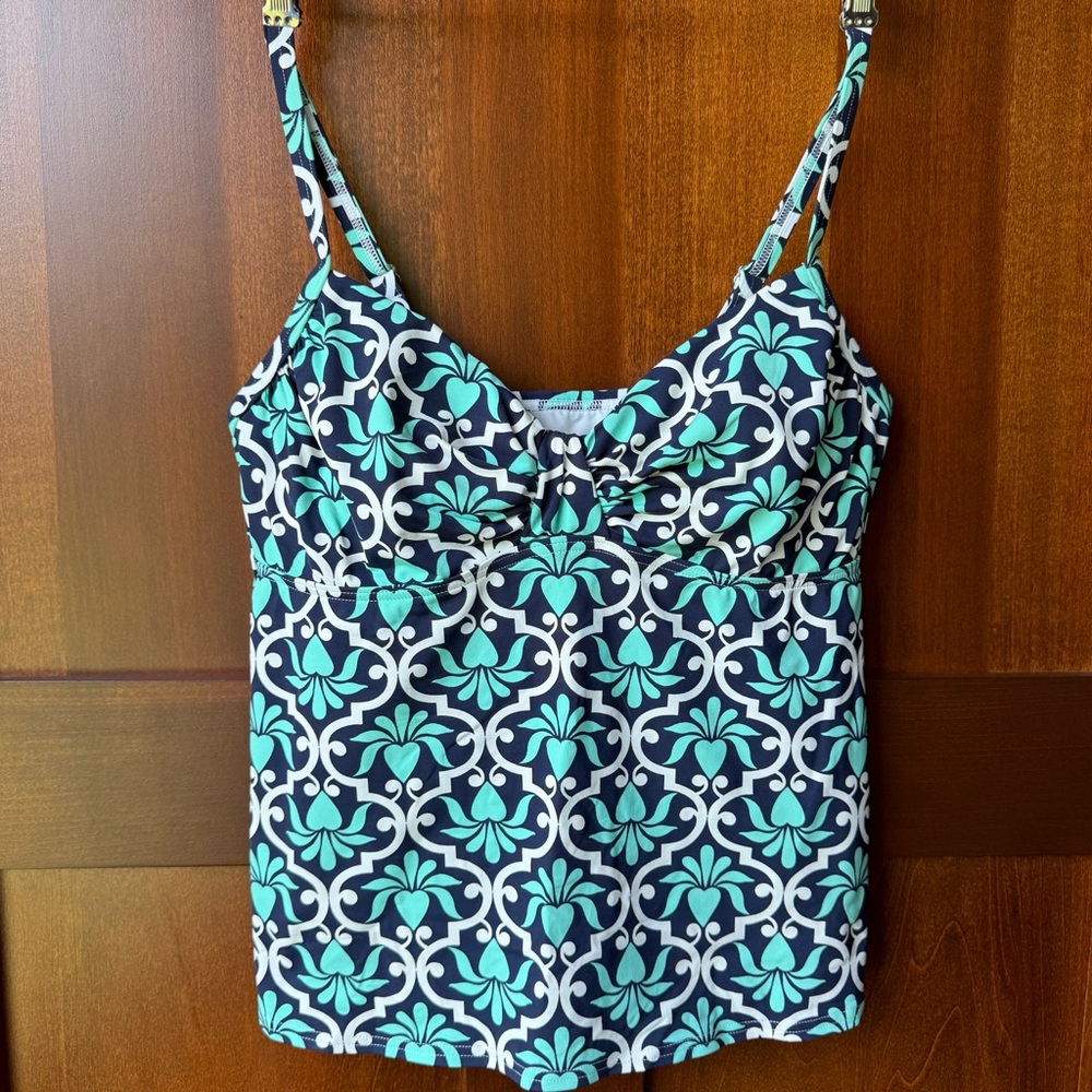 Women’s Lands’ End Navy and Sea Foam Underwire Tankini Top Size 10